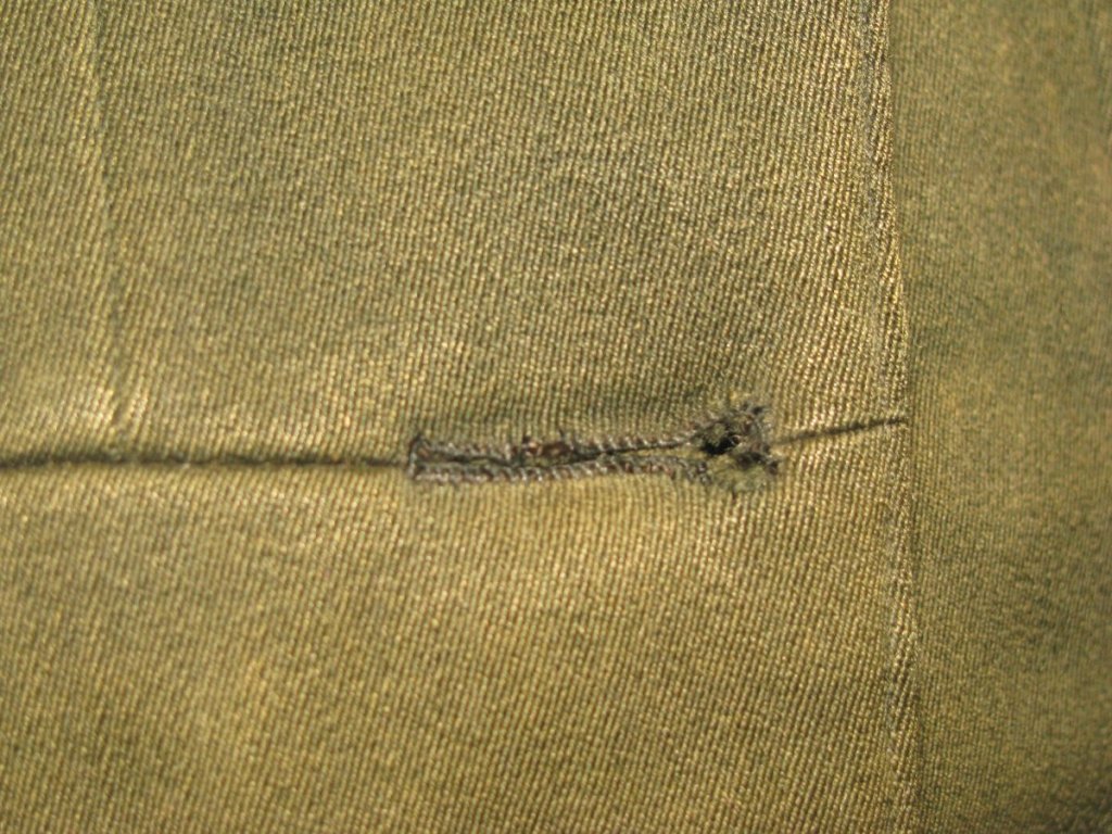 Seamed-in buttonhole.